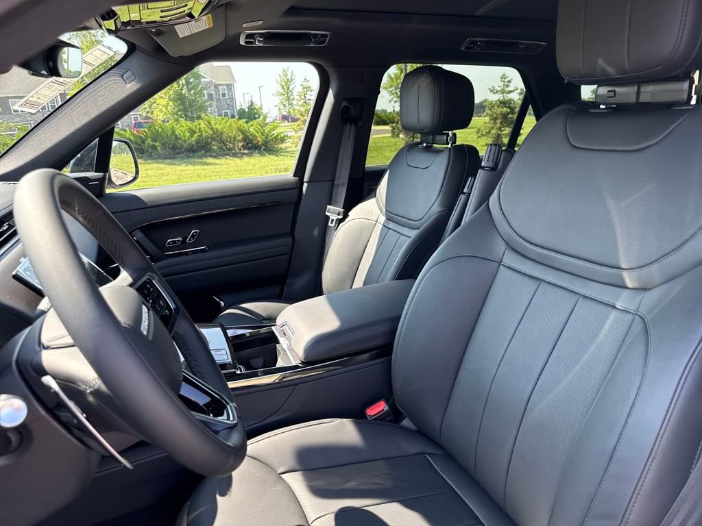New 2025 Land Rover Range Rover Sport SE image 11