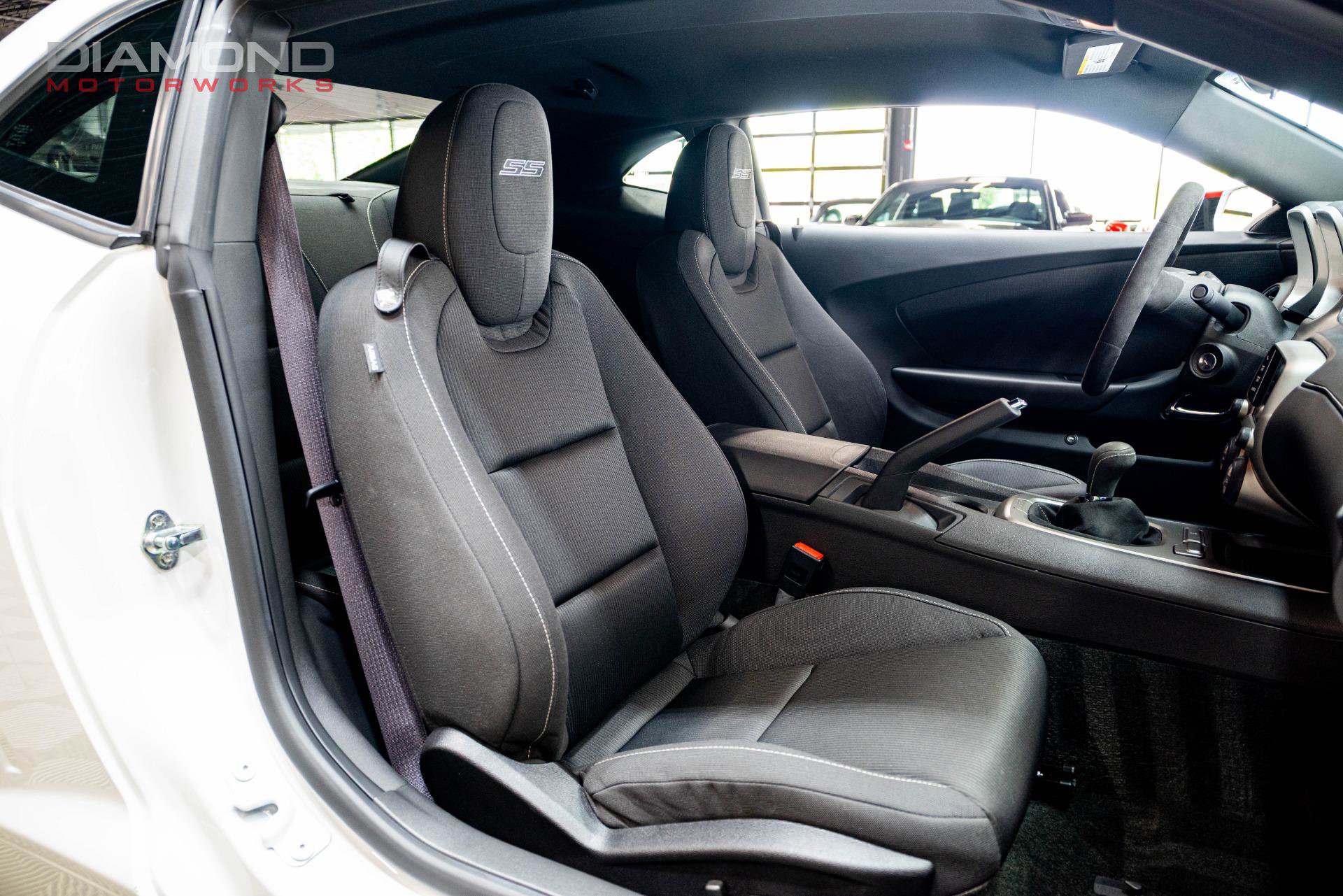 Used 2014 Chevrolet Camaro SS w/ SS Performance Package RWD image 15