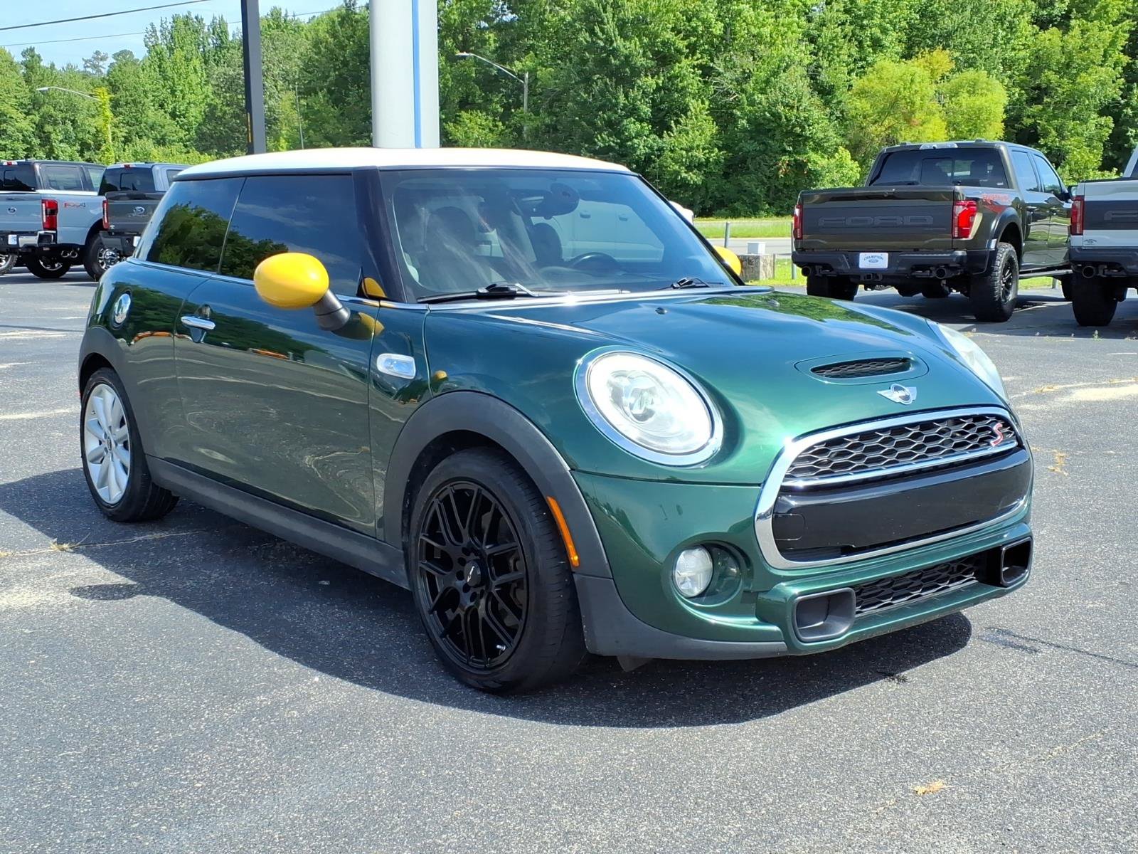 Used 2017 MINI Cooper S FWD image 1