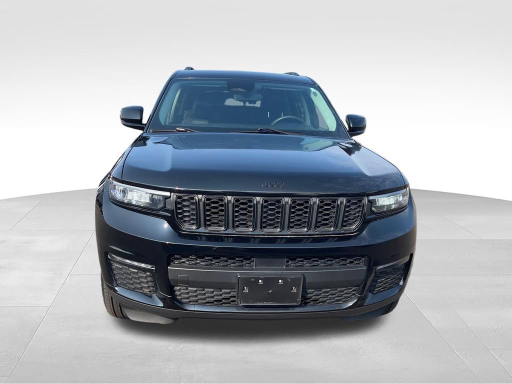 Used 2023 Jeep Grand Cherokee L Limited w/ Black Appearance Package AWD/4WD image 8