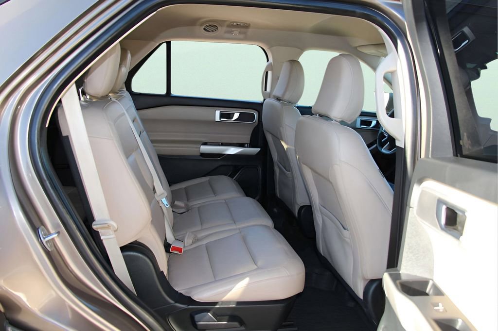 Used 2021 Ford Explorer XLT w/ Equipment Group 202A image 22