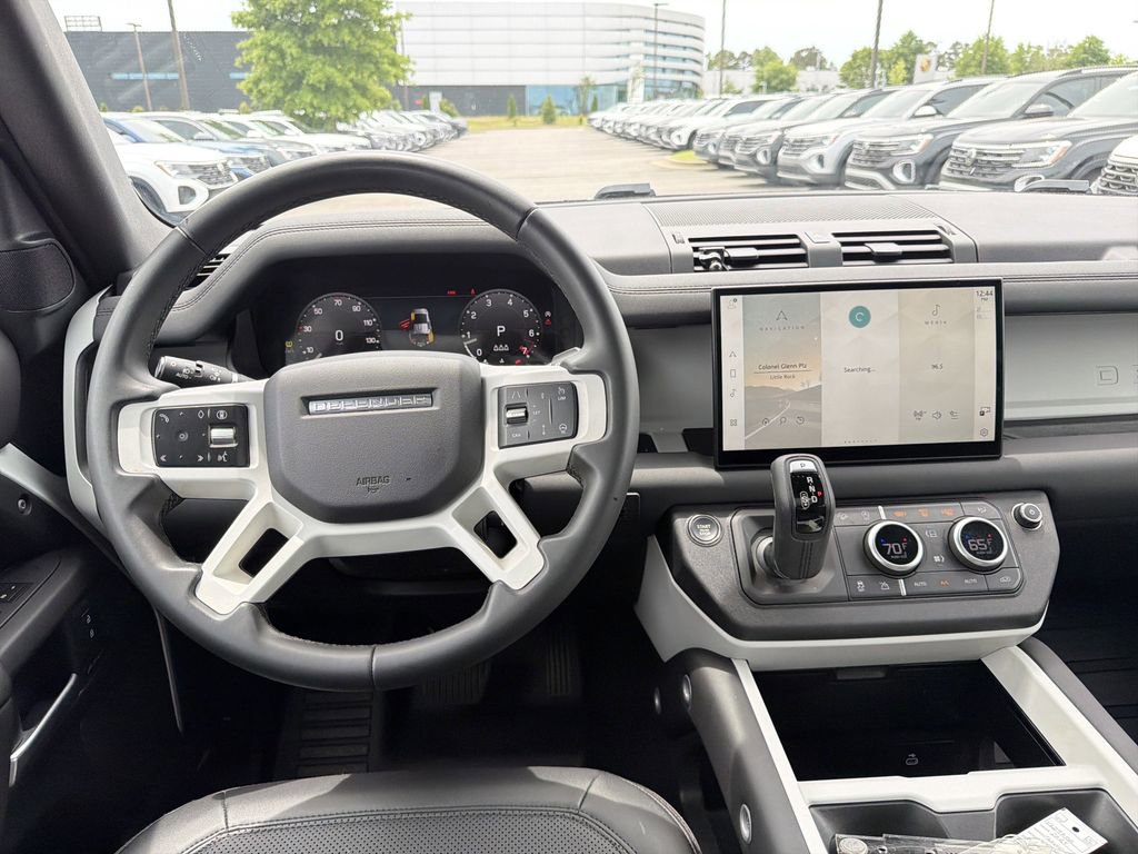 Used 2025 Land Rover Defender 110 S AWD/4WD image 4