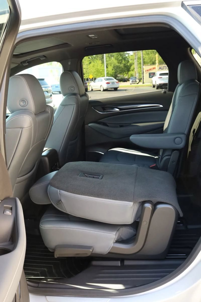 Used 2022 Buick Enclave Essence w/ Experience Buick Package AWD/4WD image 42