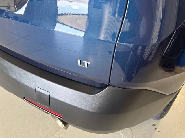 Used 2023 Chevrolet Traverse LT FWD image 17