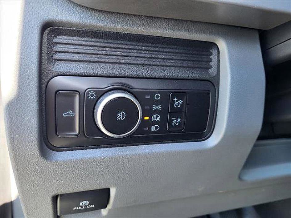 New 2023 Ford F250 XL w/ XL Chrome Package image 7