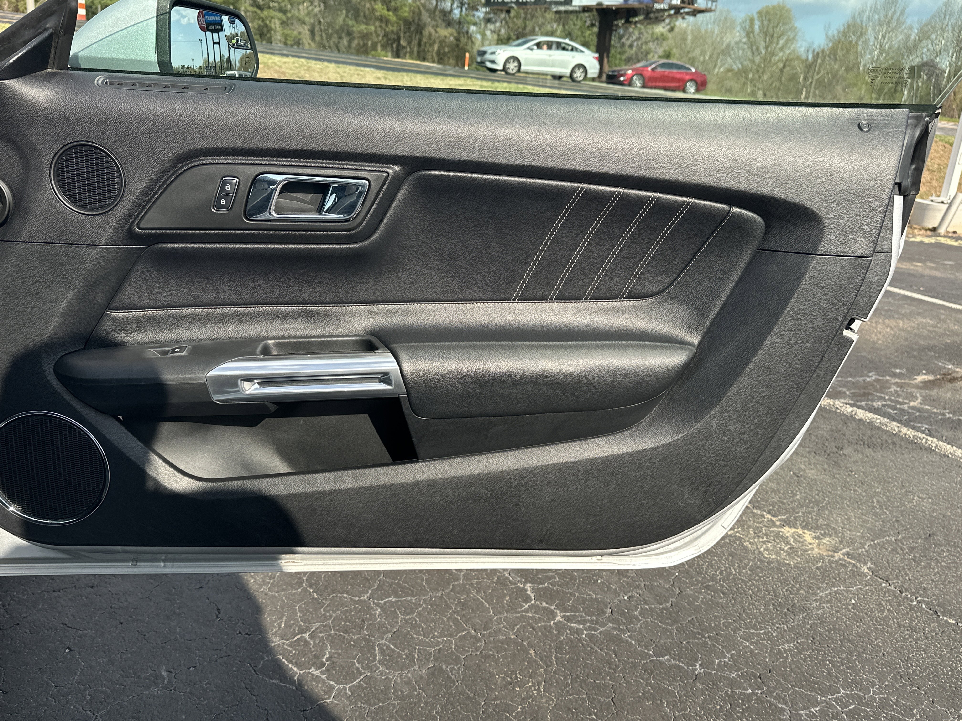 Used 2017 Ford Mustang Premium image 15