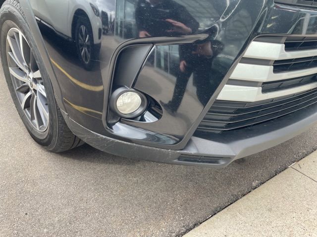 Used 2017 Toyota Highlander XLE image 6