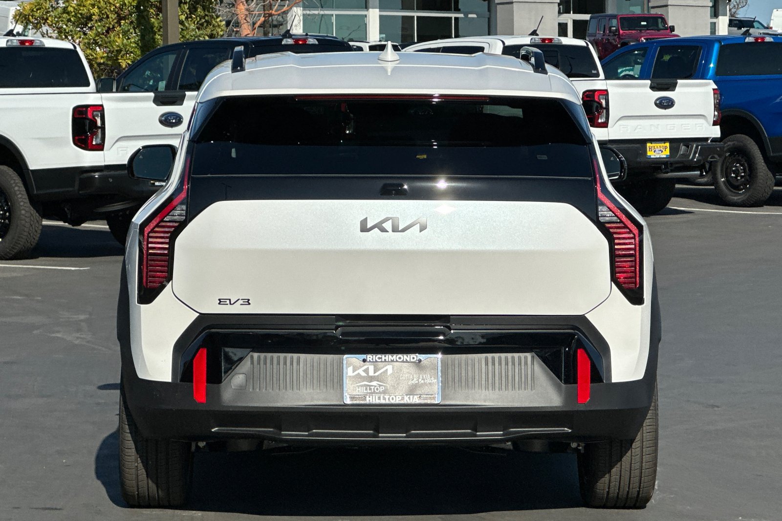 New 2027 Kia EV3 Wind FWD image 5