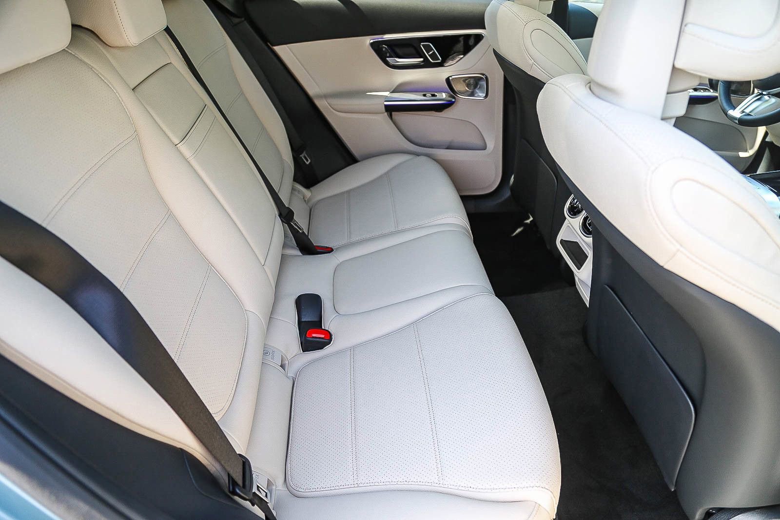 New 2026 Mercedes-Benz GLC 350e 4MATIC image 16