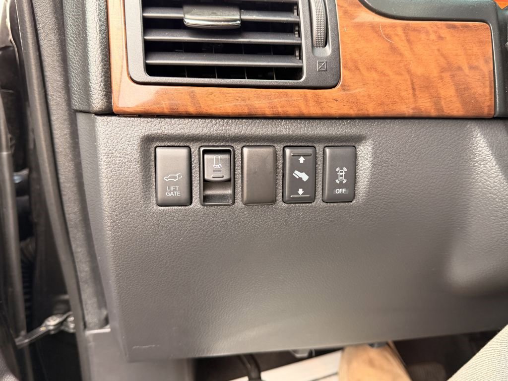 Used 2015 Nissan Armada Platinum image 34