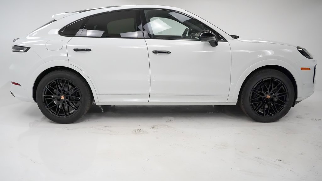 New 2025 Porsche Cayenne Coupe image 9