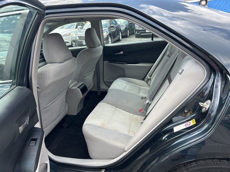 Used 2014 Toyota Camry LE FWD image 11