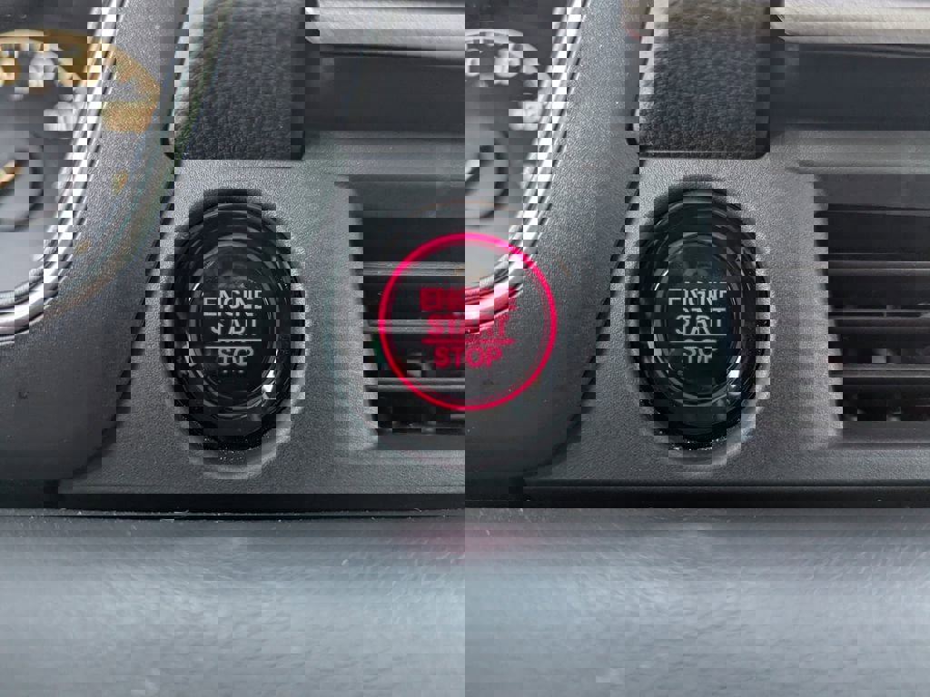 Used 2025 Honda Pilot Touring image 28