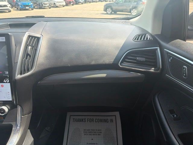 Used 2022 Ford Edge Titanium AWD/4WD image 23