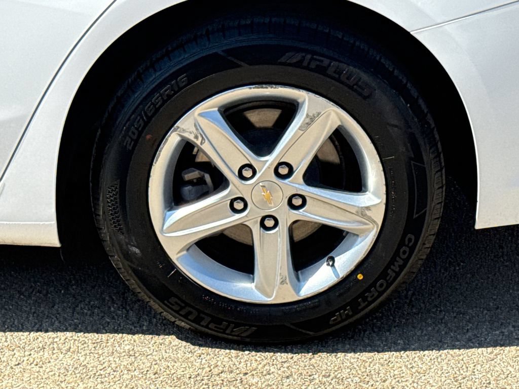 Used 2022 Chevrolet Malibu LS FWD image 9