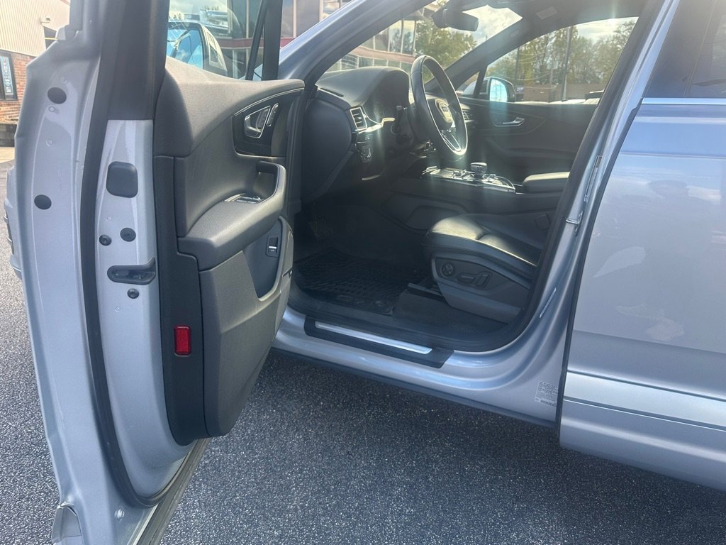 Used 2018 Audi Q7 3.0T Premium Plus w/ Premium Plus Package image 23