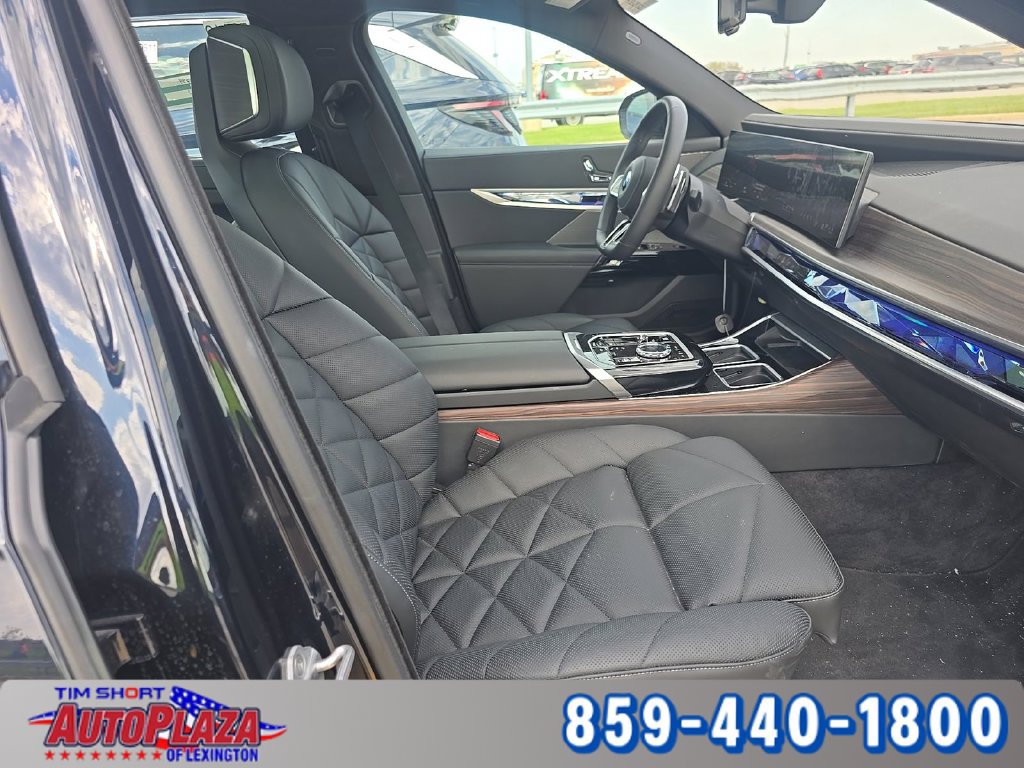 Used 2026 BMW 740i xDrive AWD/4WD image 6