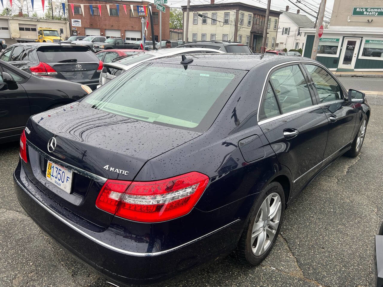 Used 2011 Mercedes-Benz E 350 4MATIC Sedan image 5