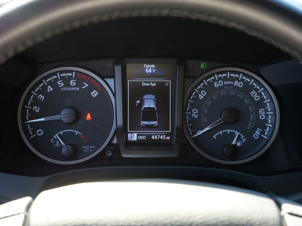 Certified 2021 Toyota Tacoma TRD Off-Road AWD/4WD image 18