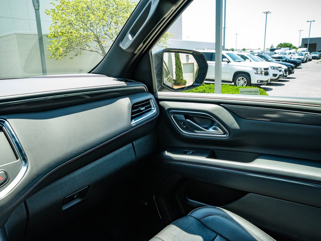 Used 2022 Chevrolet Tahoe RST w/ Luxury Package AWD/4WD image 38