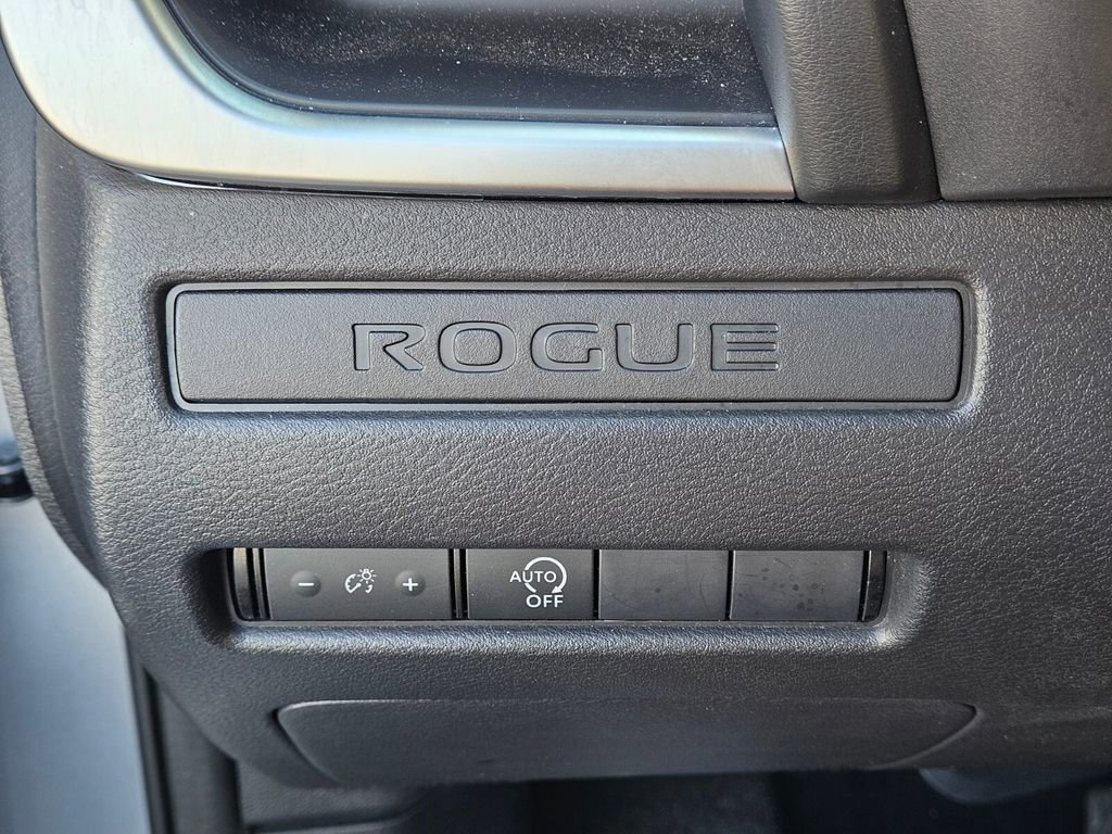 Used 2024 Nissan Rogue S image 25