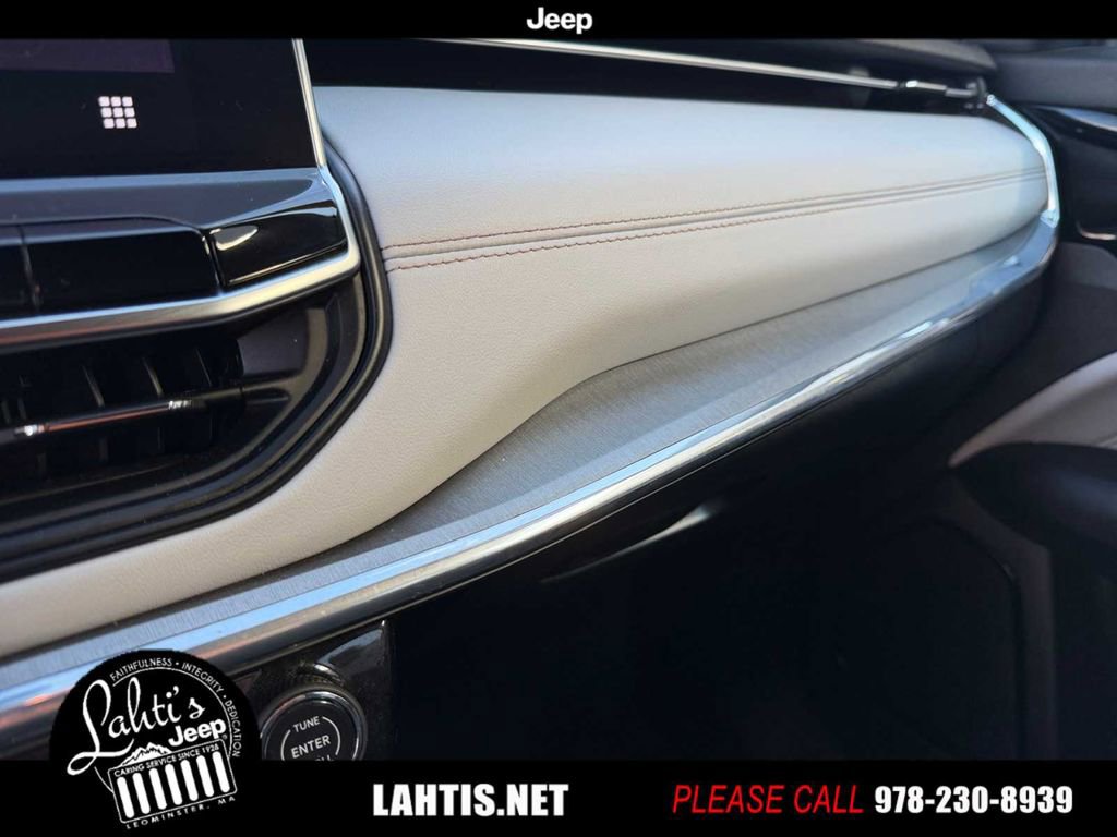 Certified 2022 Jeep Compass Limited image 31