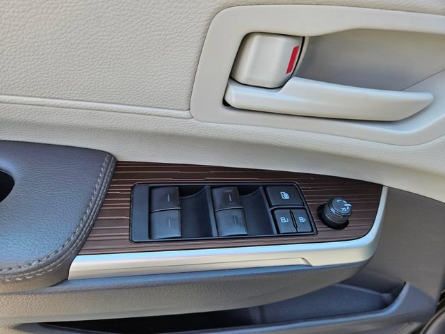 Used 2024 Toyota Sienna LE FWD image 24