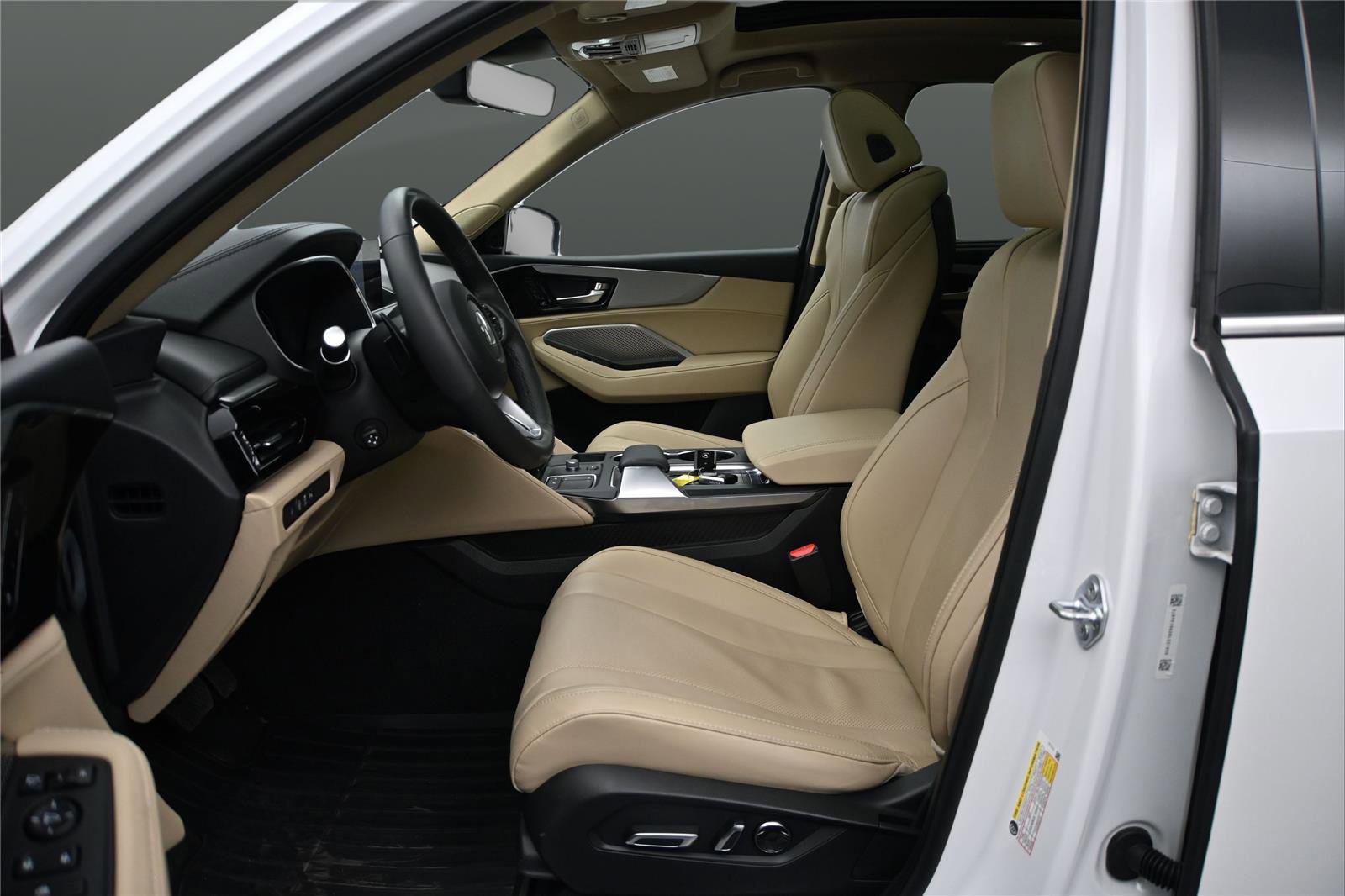 Certified 2024 Acura MDX SH-AWD w/ Technology Package image 9
