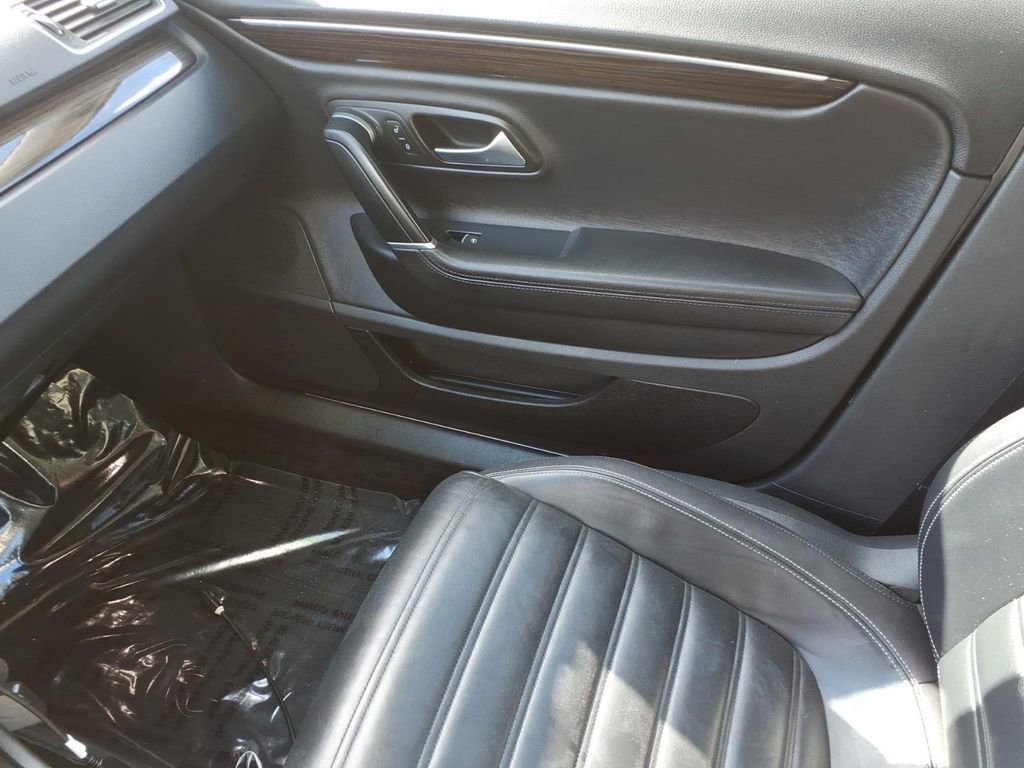 Used 2014 Volkswagen CC Executive FWD image 28