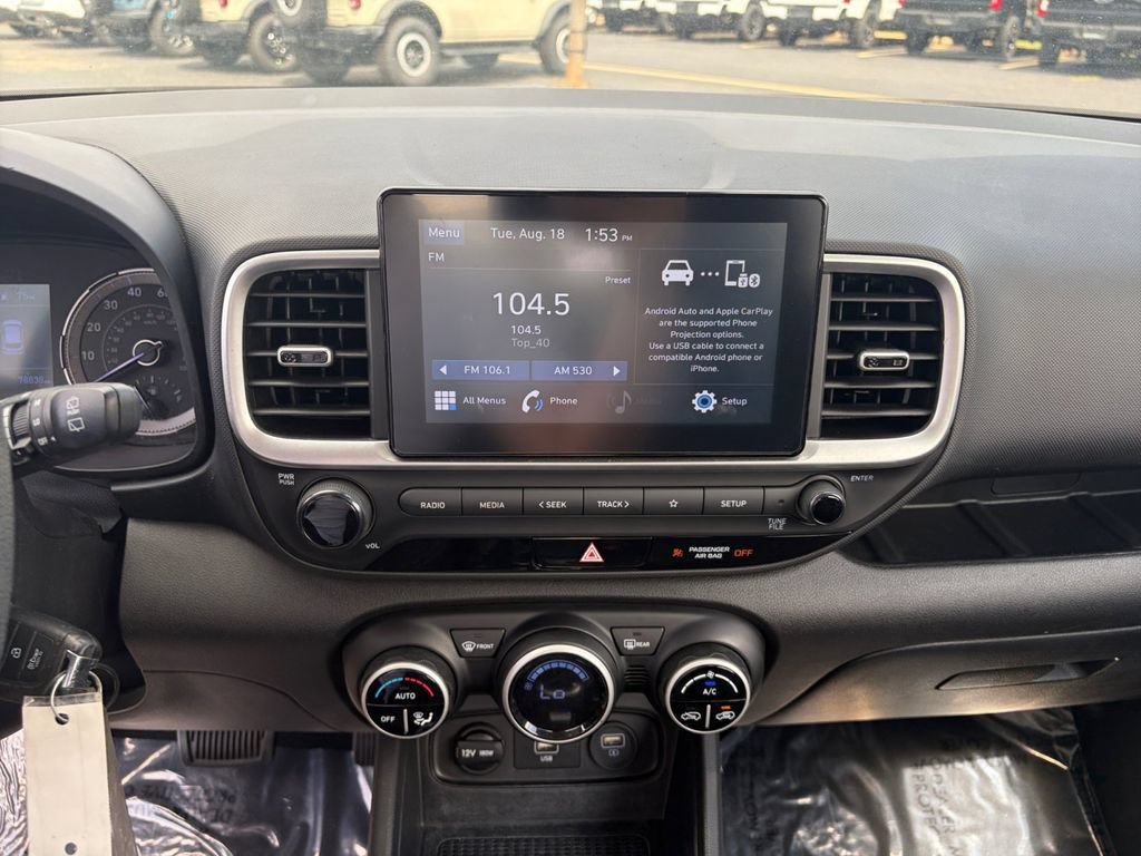 Used 2020 Hyundai Venue SEL FWD image 12