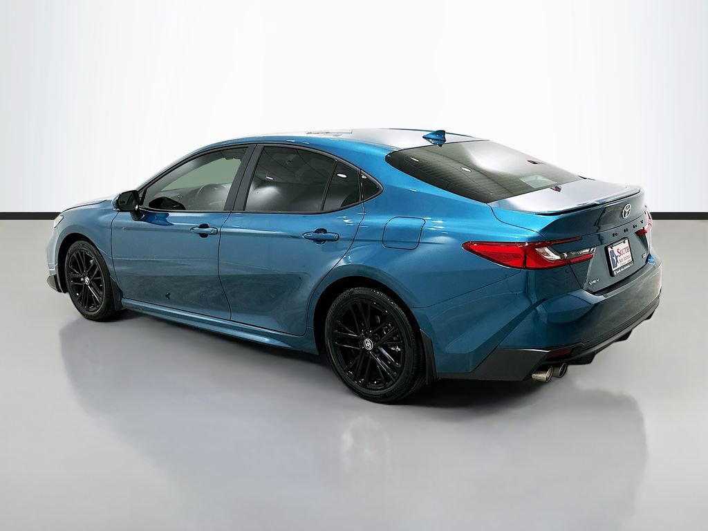 Used 2025 Toyota Camry SE w/ Convenience Package image 5