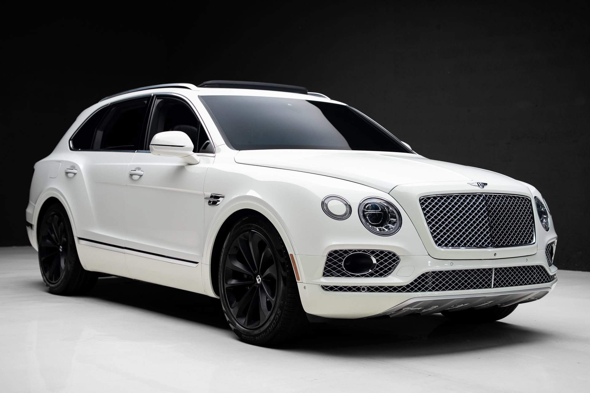 Used 2018 Bentley Bentayga AWD/4WD image 87