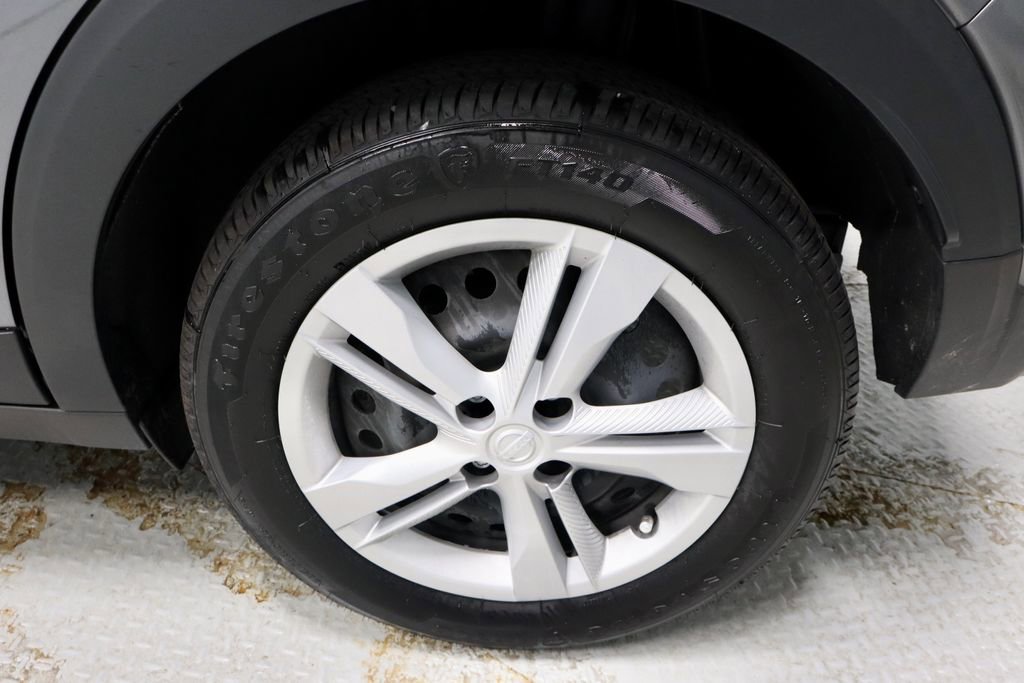 Certified 2025 Nissan Kicks Play S image 18