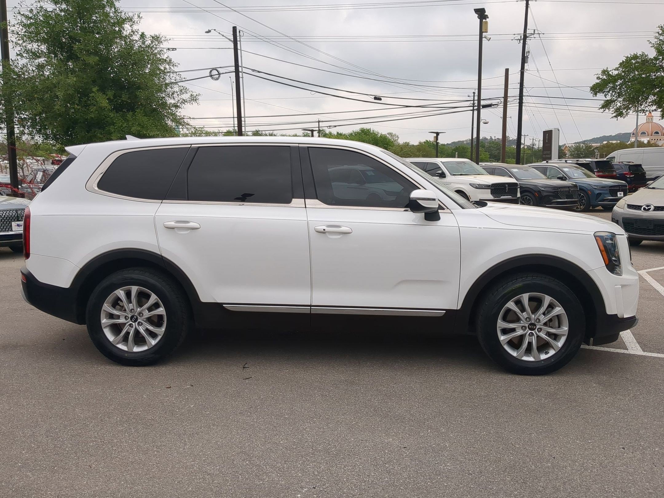 Used 2020 Kia Telluride LX image 2
