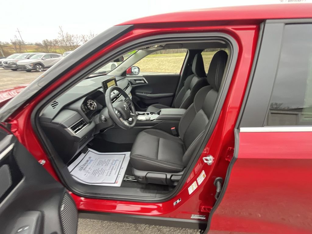 New 2026 Mitsubishi Outlander ES image 11