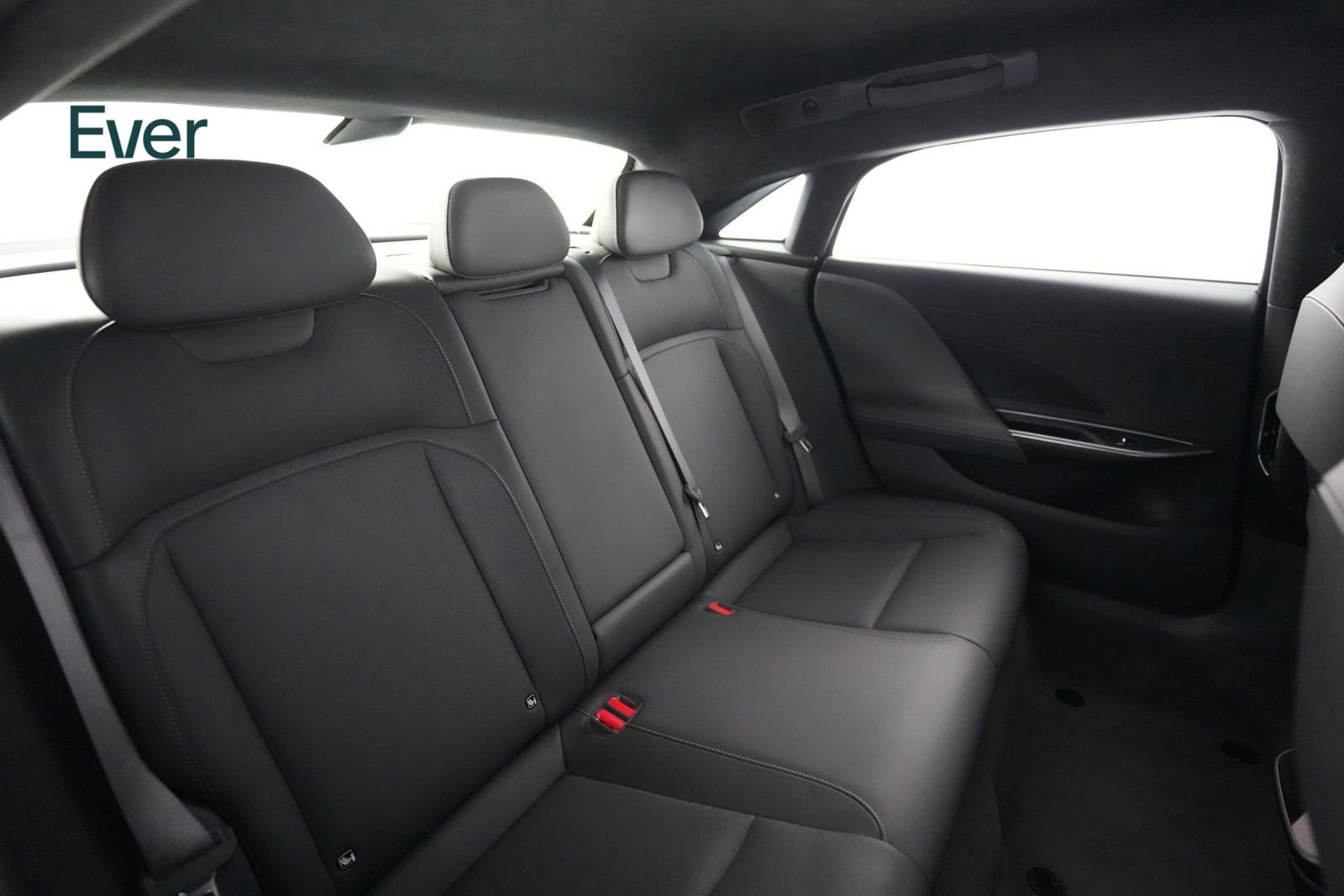 Used 2023 Lucid Air Pure image 5