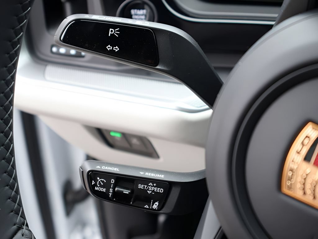 New 2026 Porsche Cayenne E-Hybrid Coupe AWD/4WD image 34