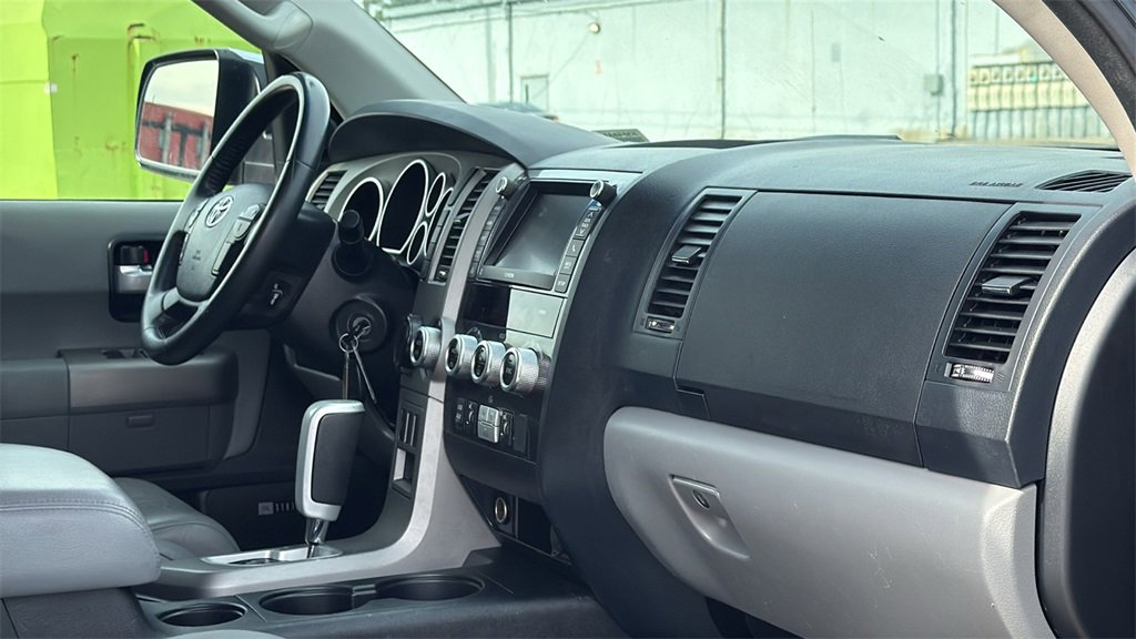 Used 2013 Toyota Sequoia Limited image 33