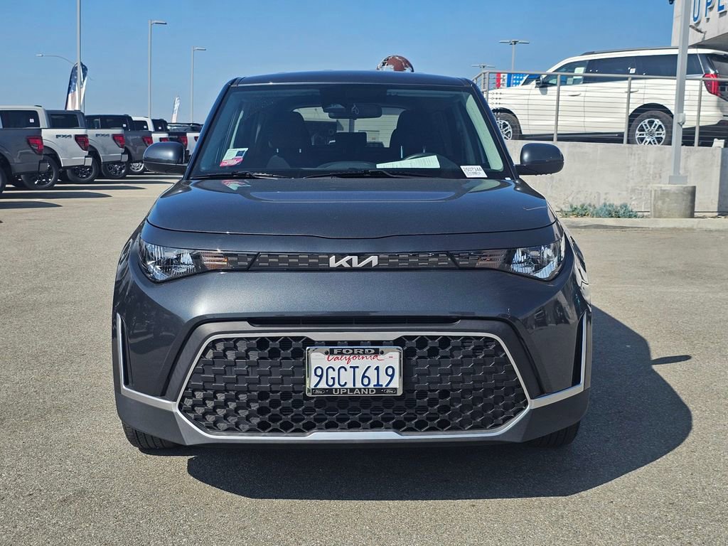 Used 2023 Kia Soul LX image 2