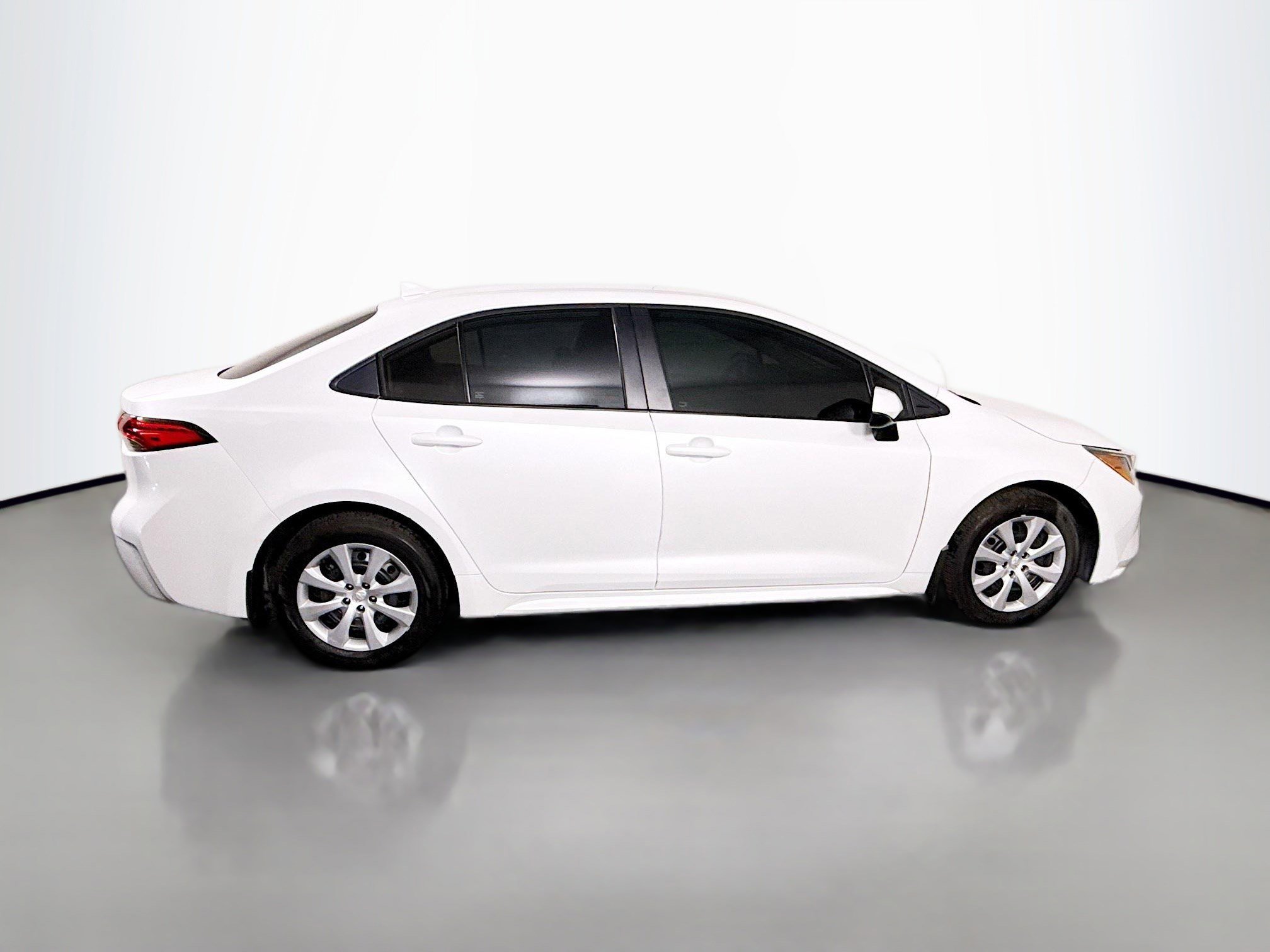 Used 2025 Toyota Corolla LE image 11
