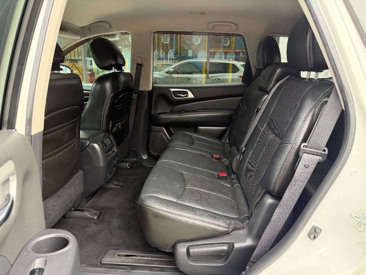 Used 2013 Nissan Pathfinder Platinum AWD/4WD image 13