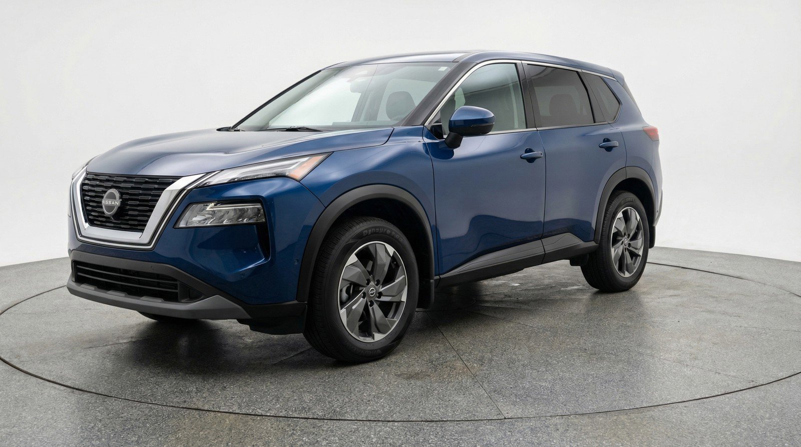 Used 2025 Nissan Rogue SV image 3