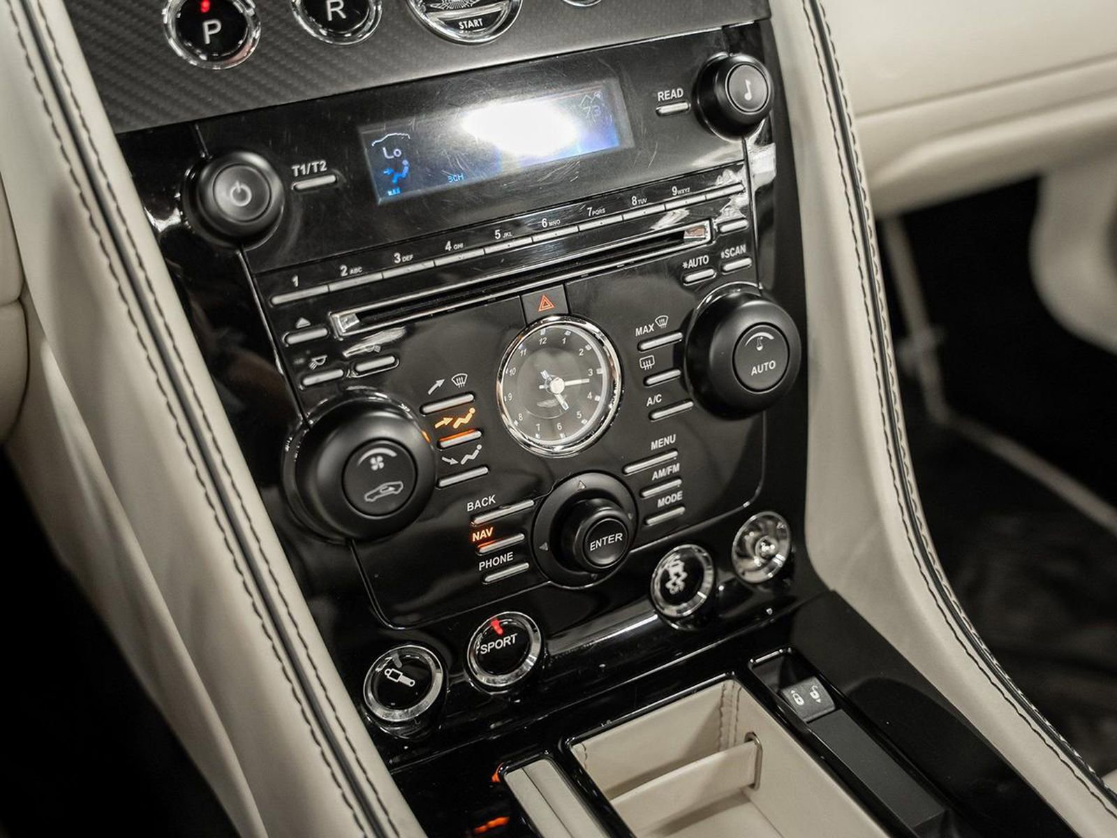 Used 2015 Aston Martin DB9 Volante image 49