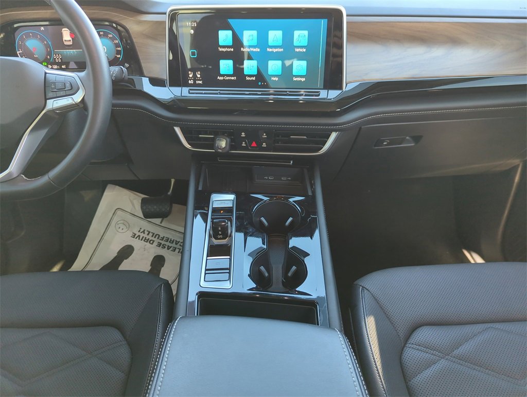 Used 2025 Volkswagen Atlas SE image 27