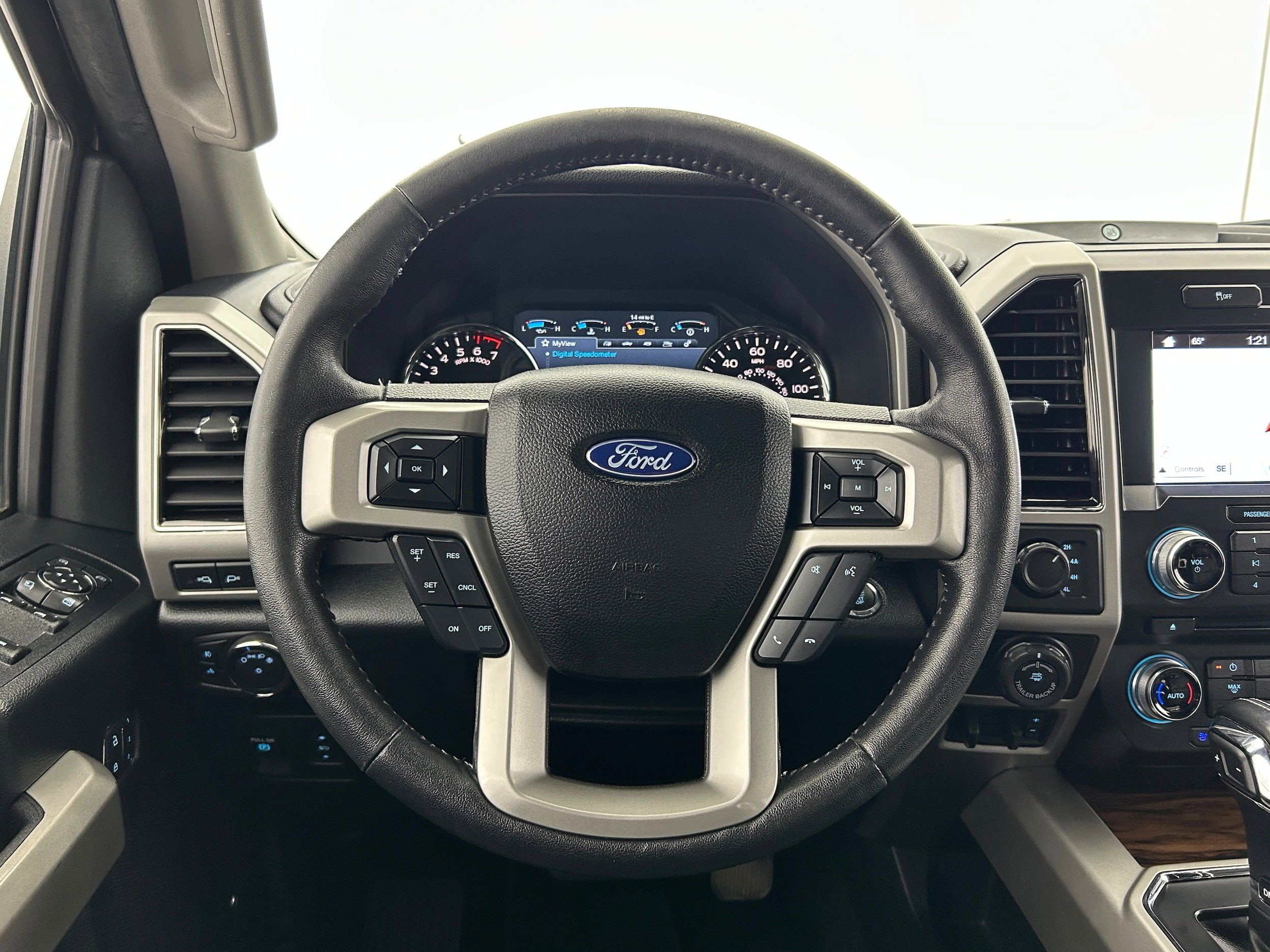 Used 2018 Ford F150 Lariat w/ Equipment Group 502A Luxury AWD/4WD image 16