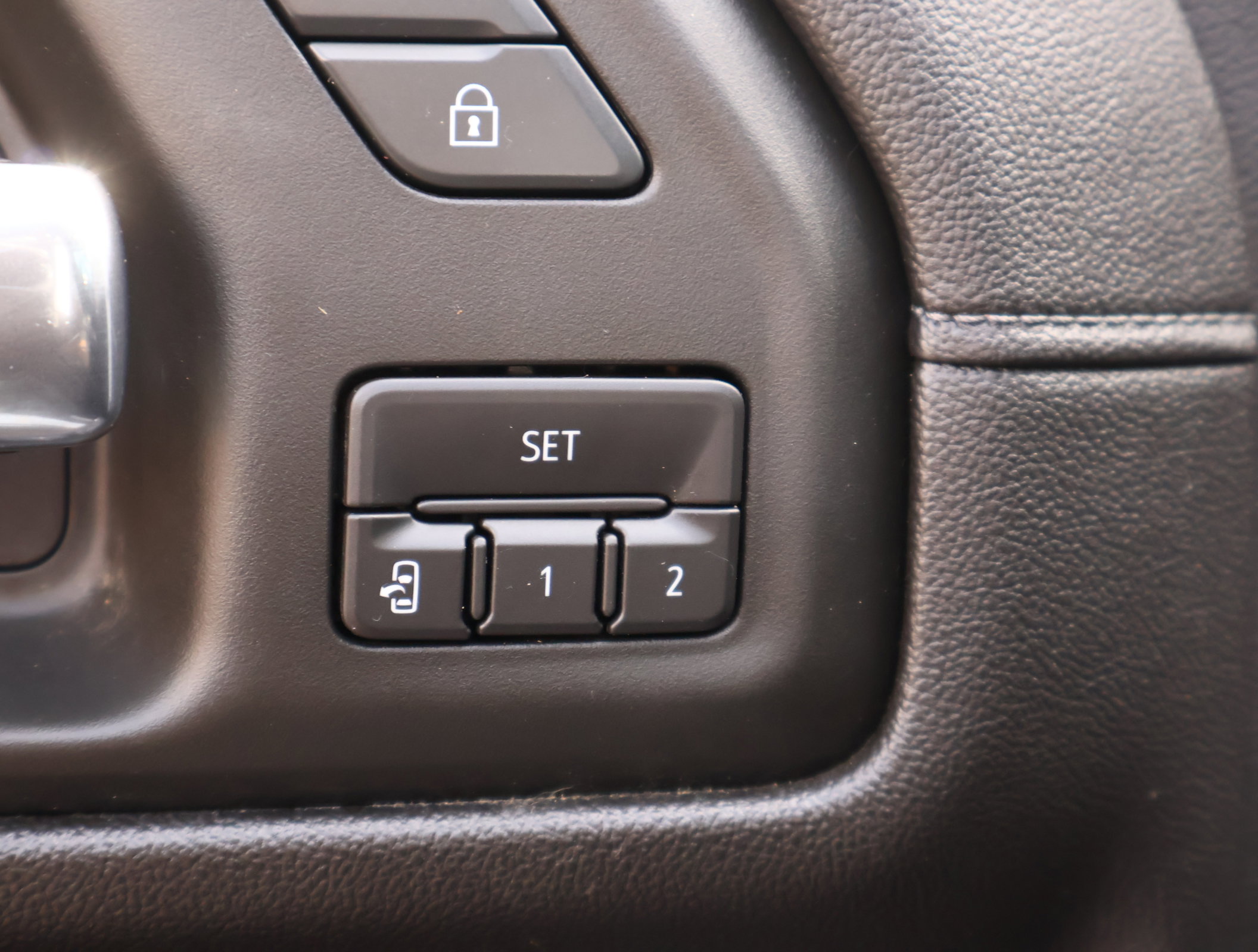 Used 2019 Chevrolet Silverado 1500 High Country w/ Technology Package image 8