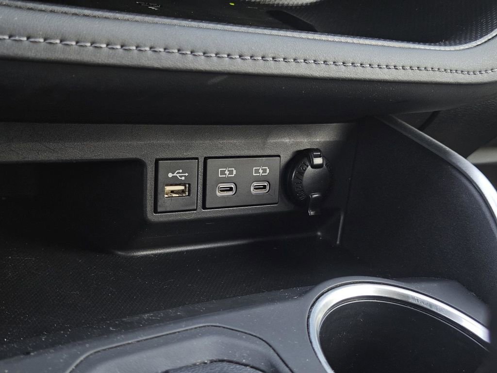 Used 2023 Toyota Highlander XSE FWD image 27