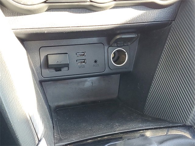 Used 2019 Toyota Yaris L image 23