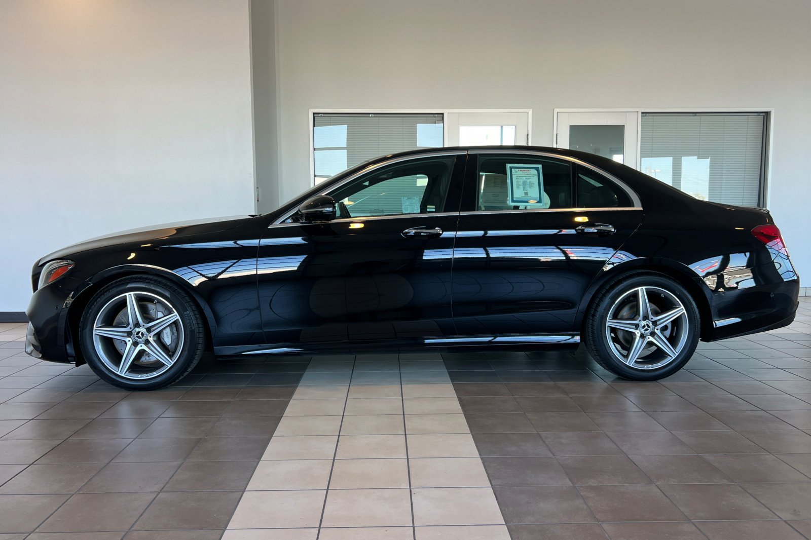 Used 2020 Mercedes-Benz E 350 Sedan image 7