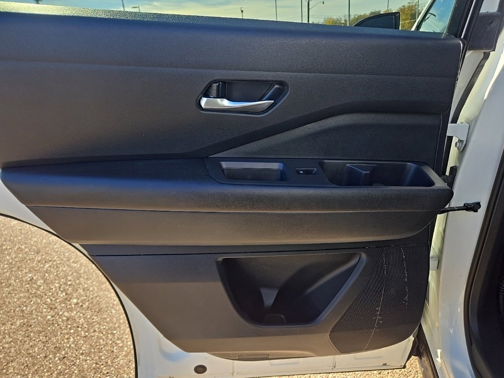 Used 2022 Nissan Pathfinder SV w/ SV Black Package image 32